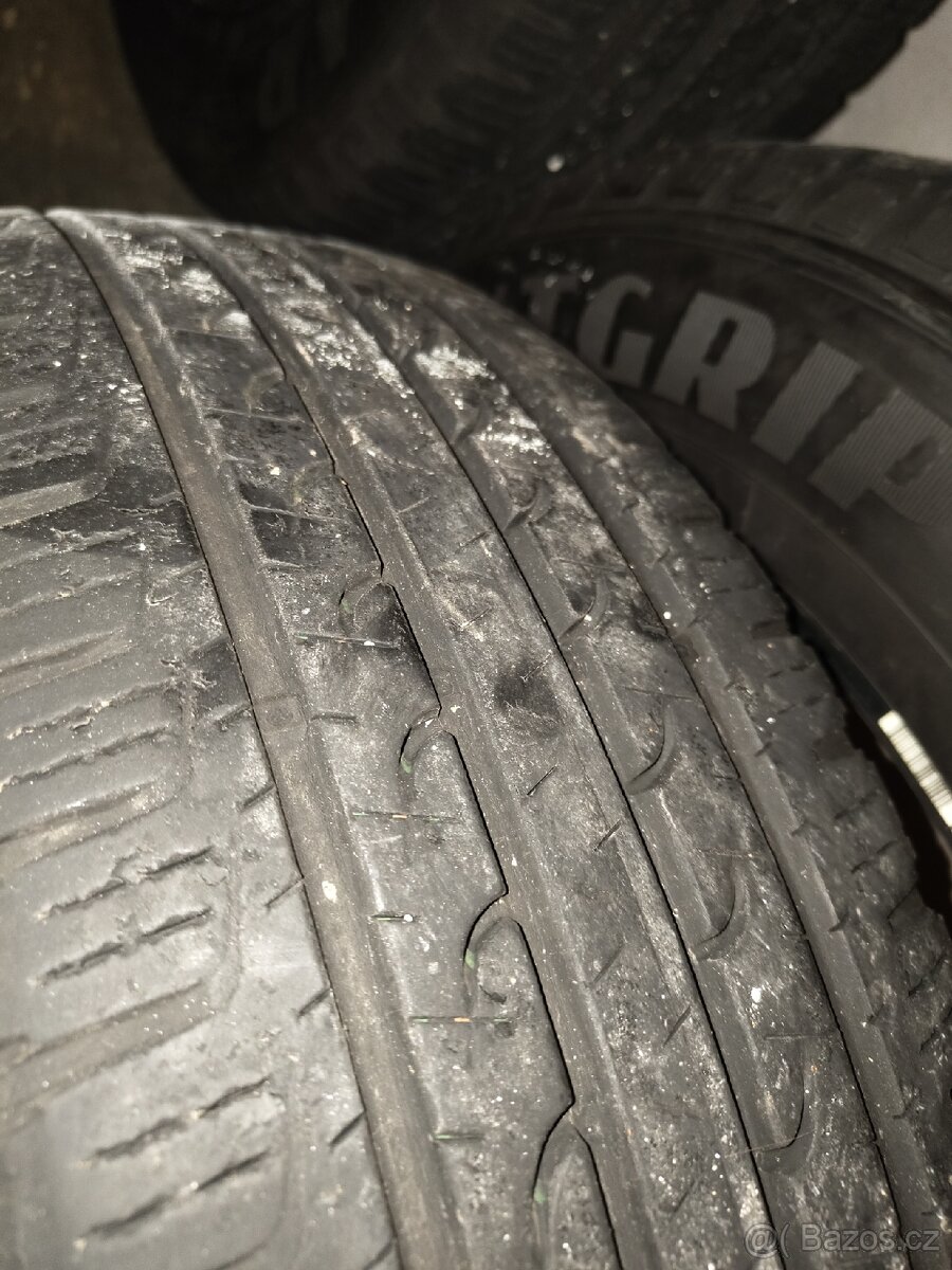 Letní pneu Goodyear 225/65 R17 - 7
