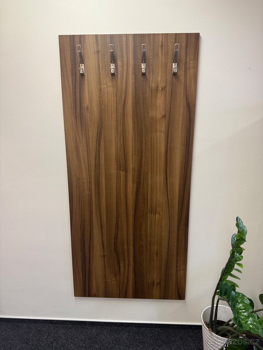 Kancelářský nábytek a ostatní - 7