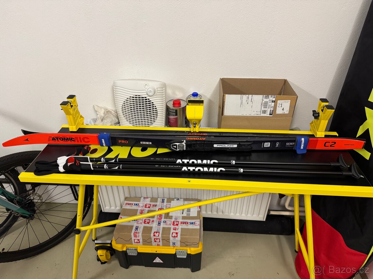 Dětské běžky Atomic PRO C2 Skintec 140 & hole 105 - 7