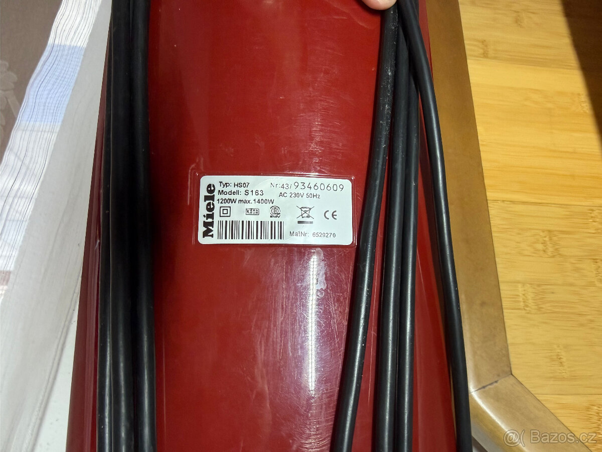 Tyčový vysavač Miele S 163 - 7