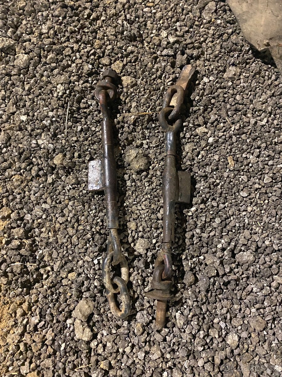 Soubor dílů na traktor Zetor - 7