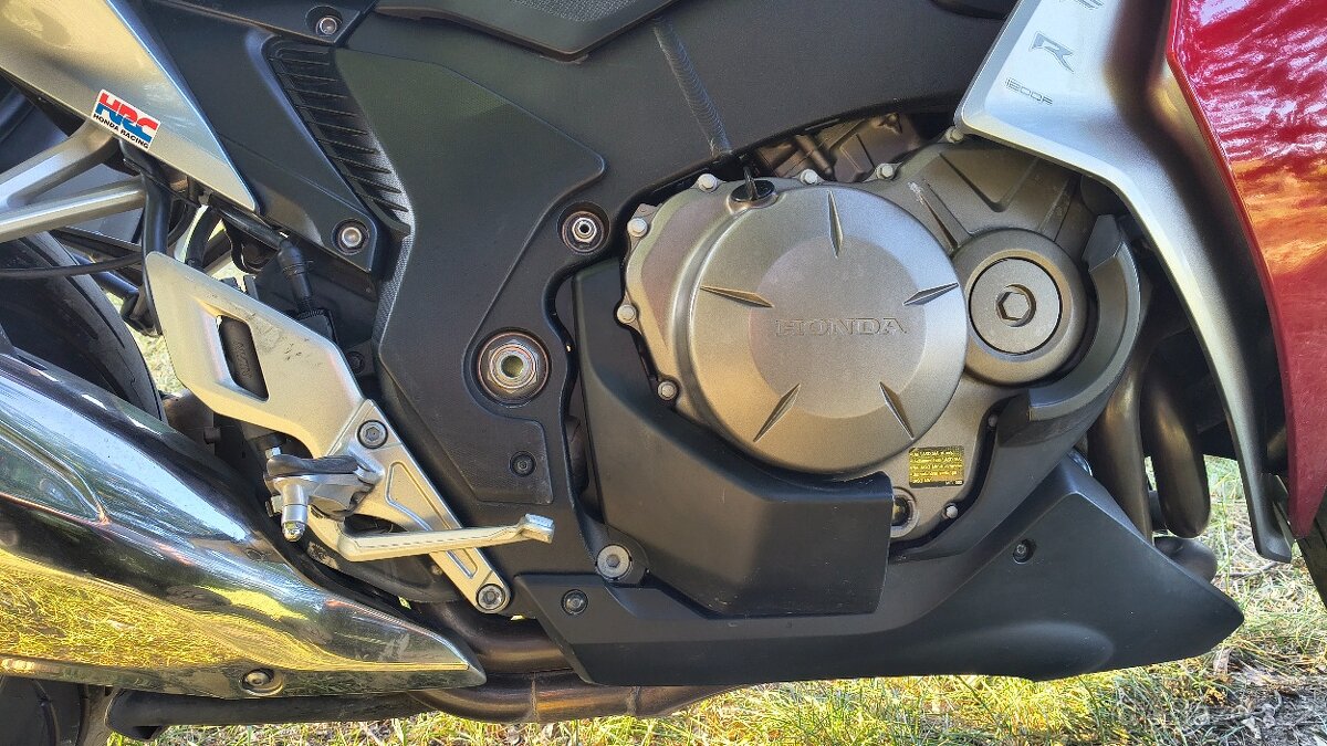 Honda VFR 1200F - 7