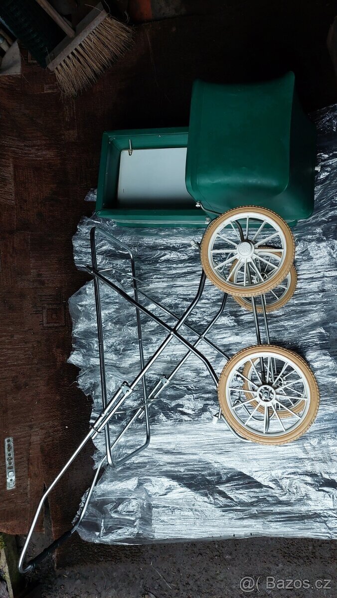 Dětský kočárek pro panenky - 7