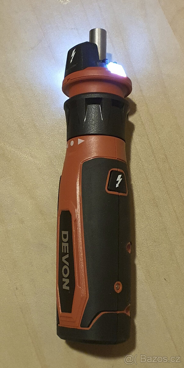 Elektrikářský kapesní aku šroubovák se světlem a indikací - 7