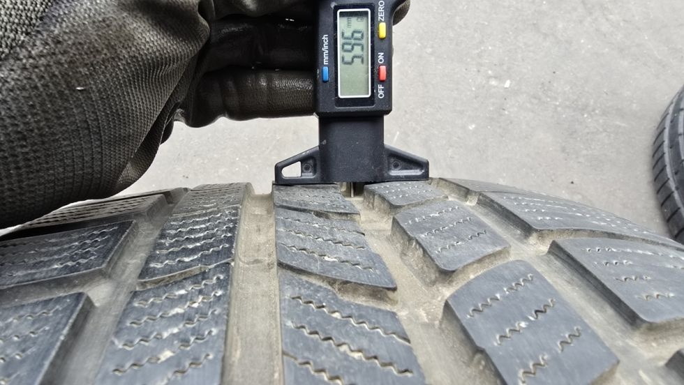 Zimní pneu 245/40/18 Roadstone - 7