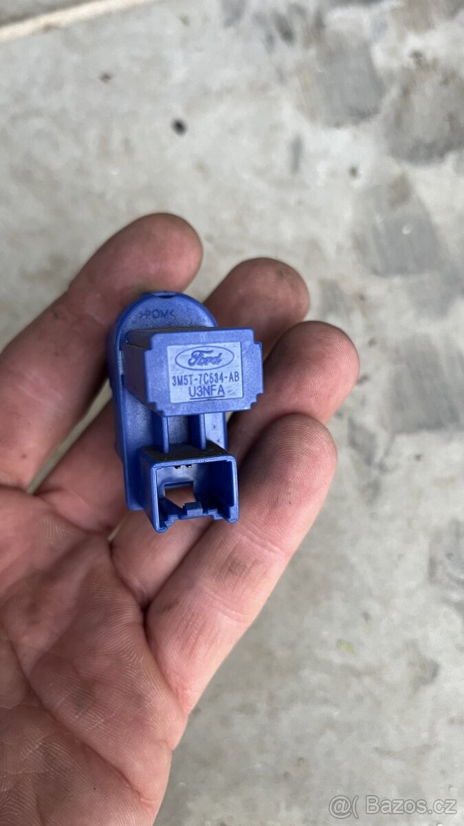 Prodam interierove plasty a casti na Ford c-max - 7