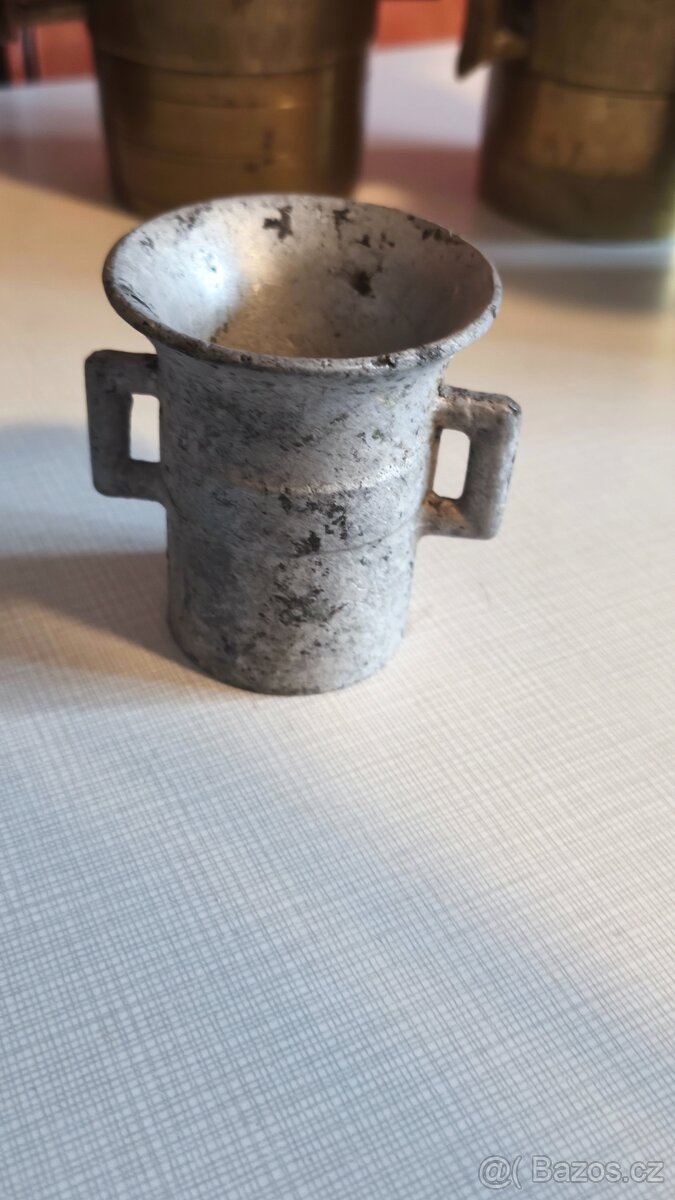 Staré mosazné hmoždíře. - 7