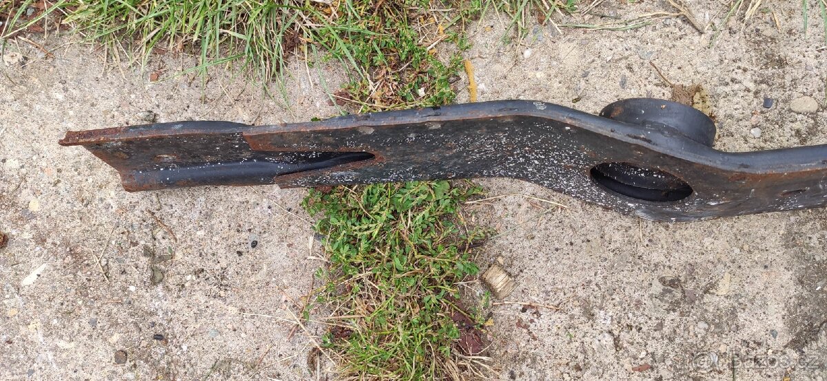 Příčka převodovky škoda 120l - 7