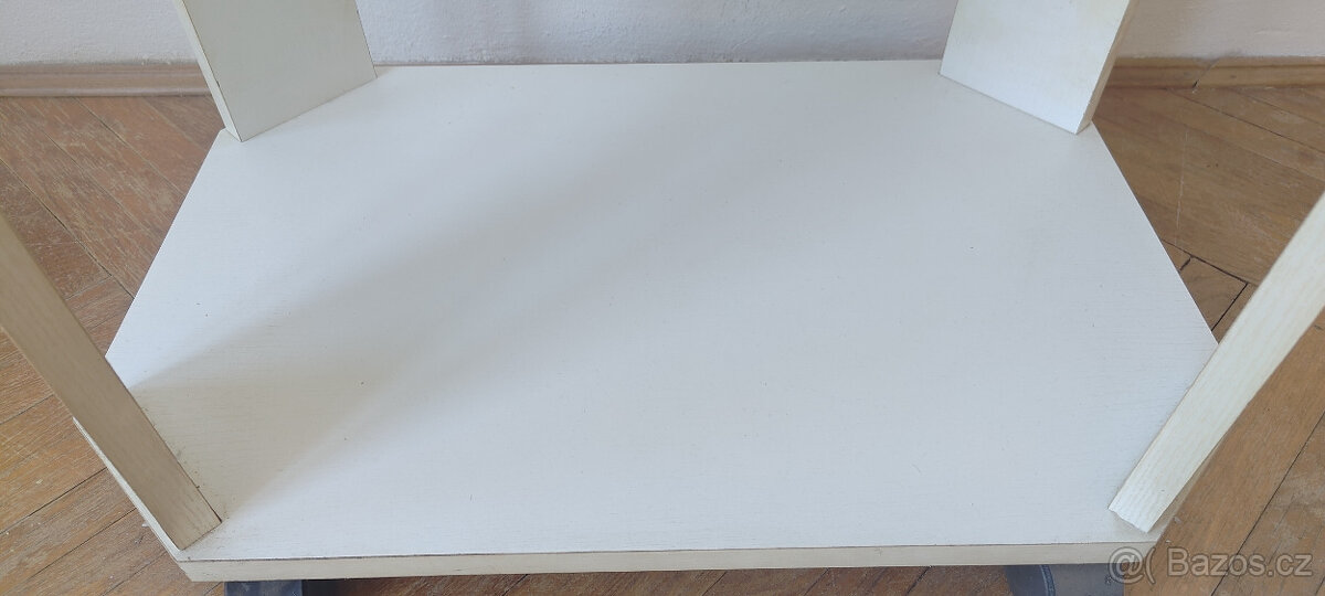 Bílý televizní stolek - 7