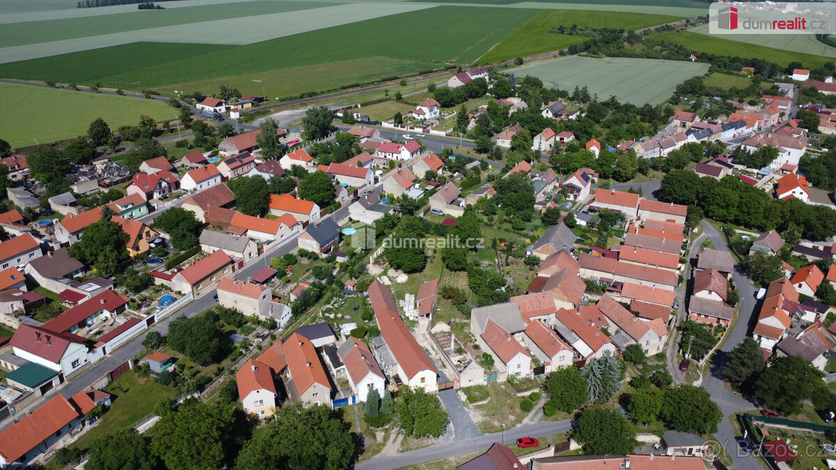 Prodej pozemku 684 m2 - 7