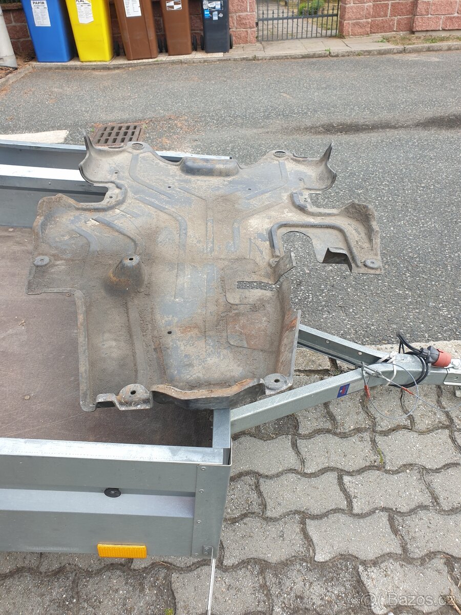 Mercedes w124 spodní kryt motoru č.124 - 7