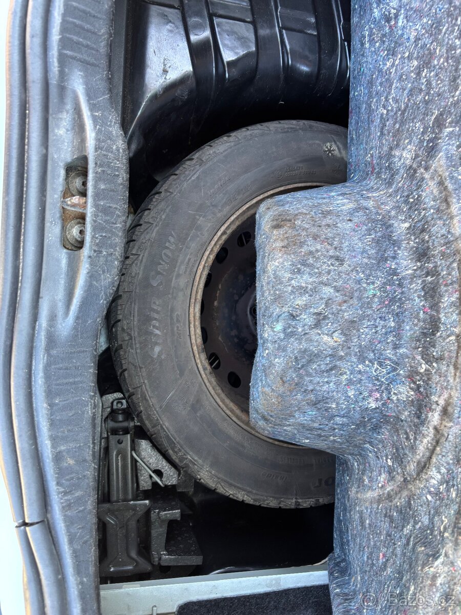 Renault Megane hatchback 1.5 dCi, 60 kW, r. 2003 - 7