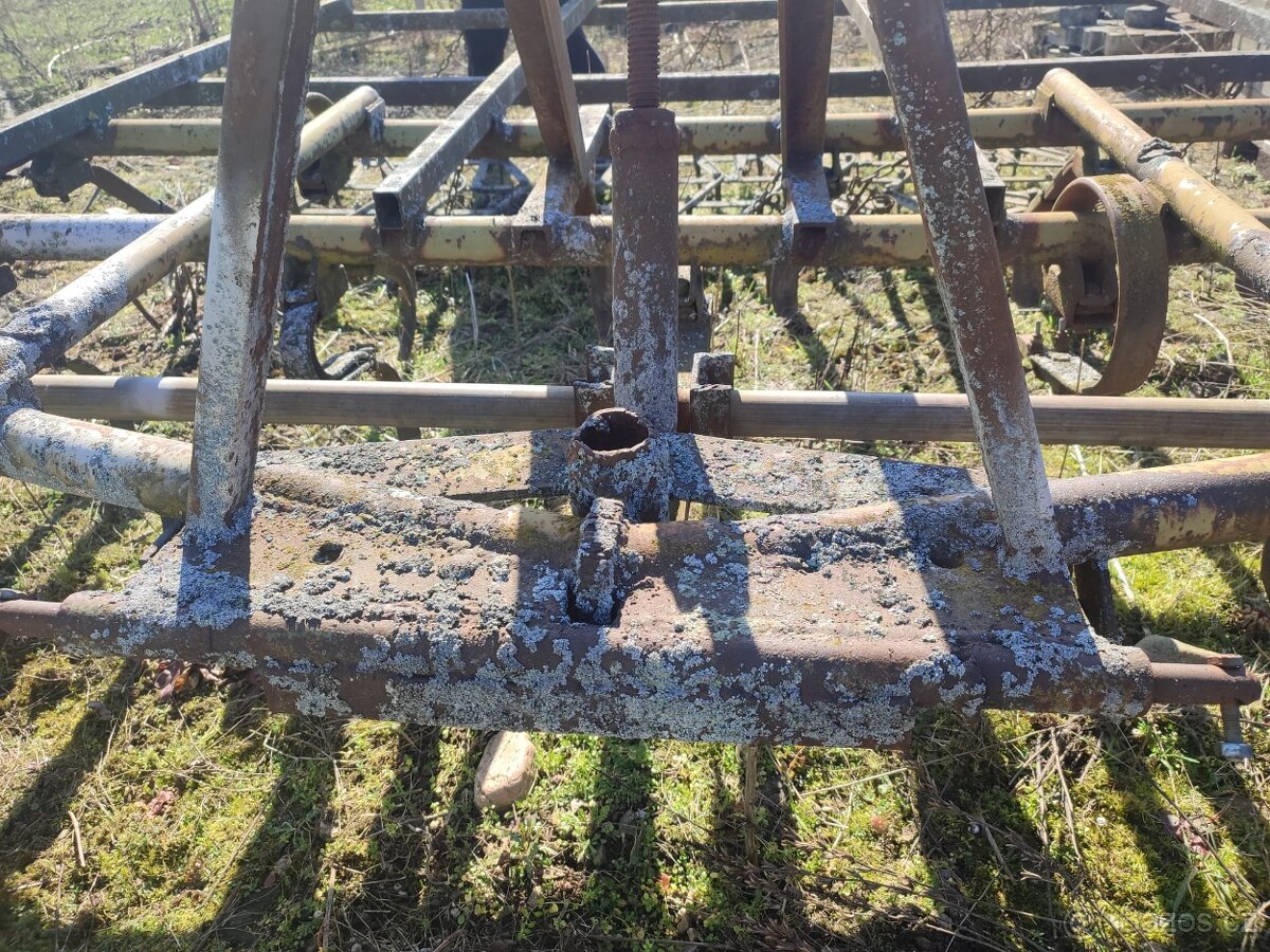 Kompaktor s bránami - 7