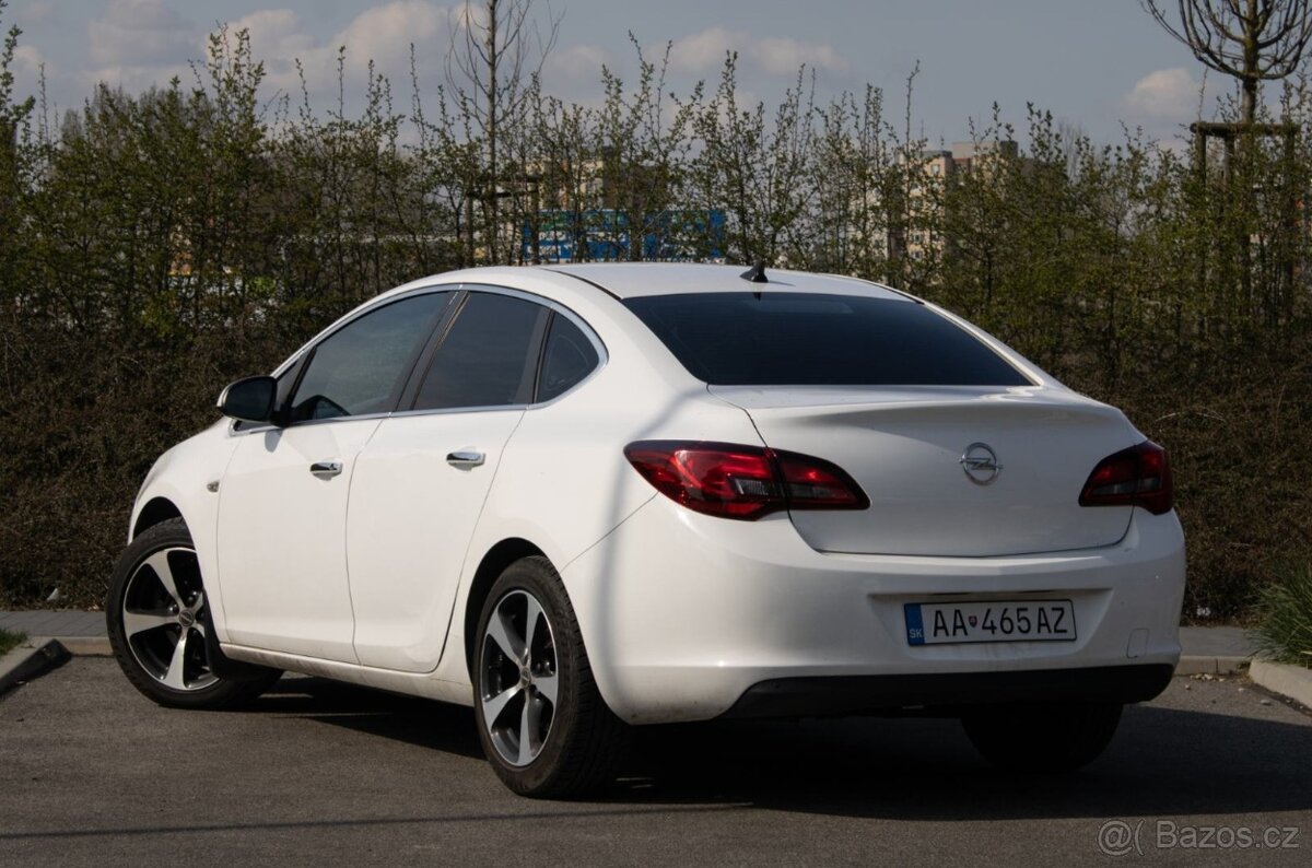 Opel Astra Notchback 1.7 CDTI 130k Cosmo - 7