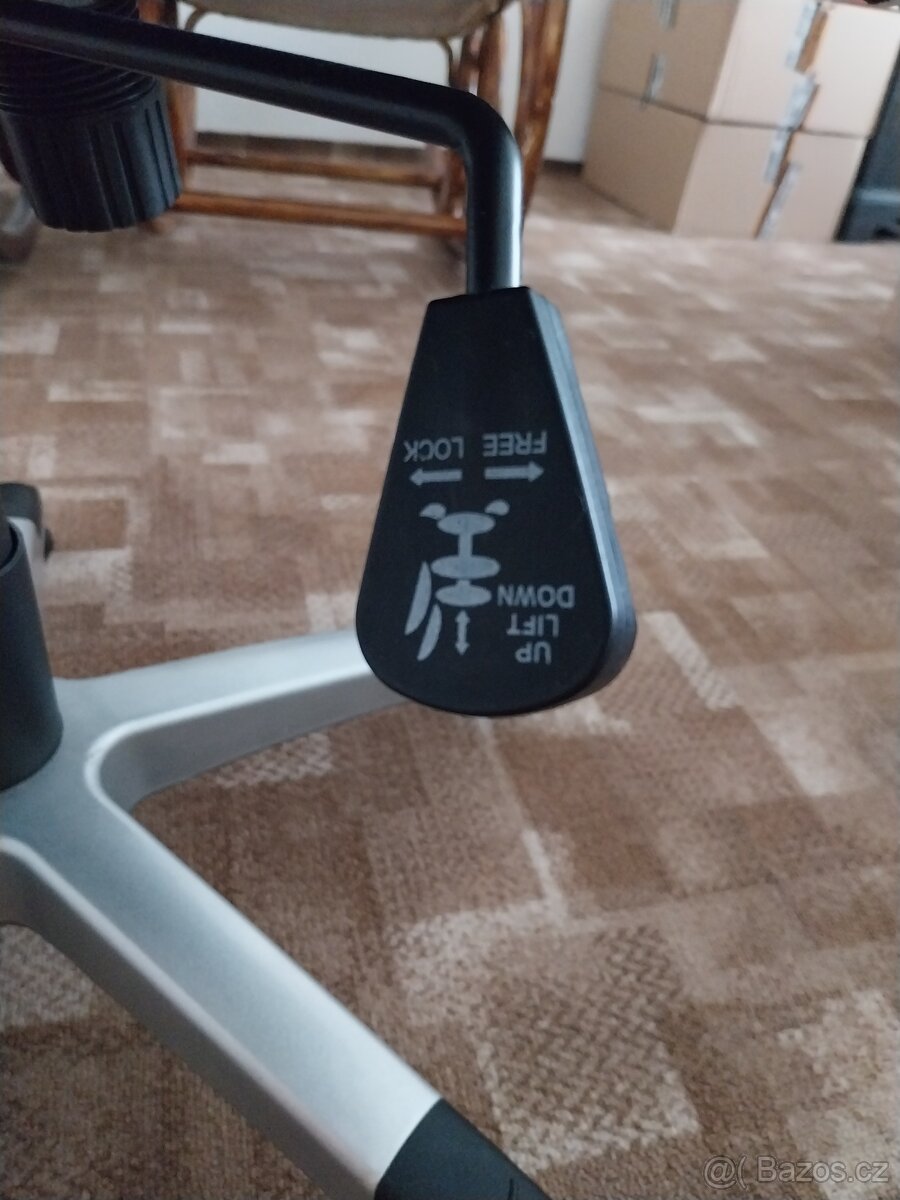 Prodám pedikérské křeslo - 7