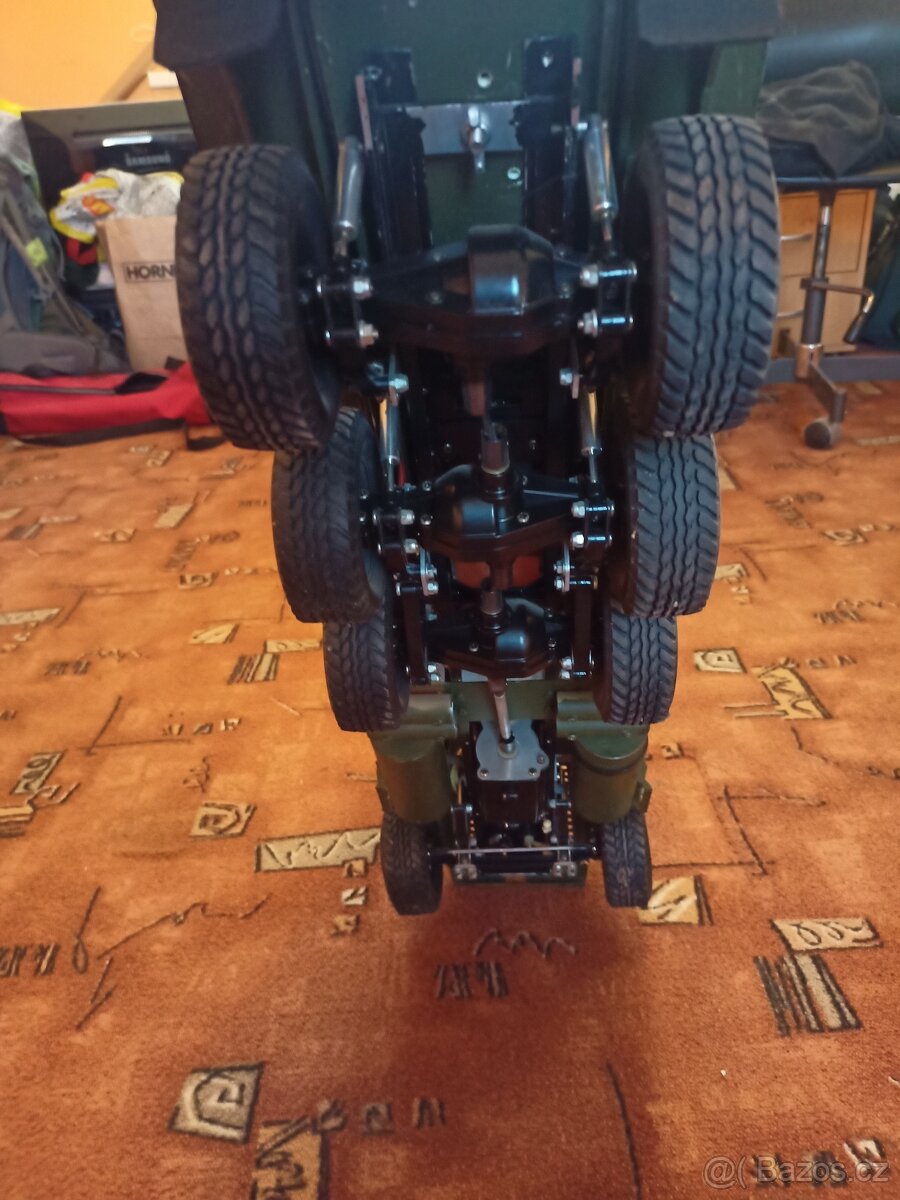 RC vojenské auto - 7