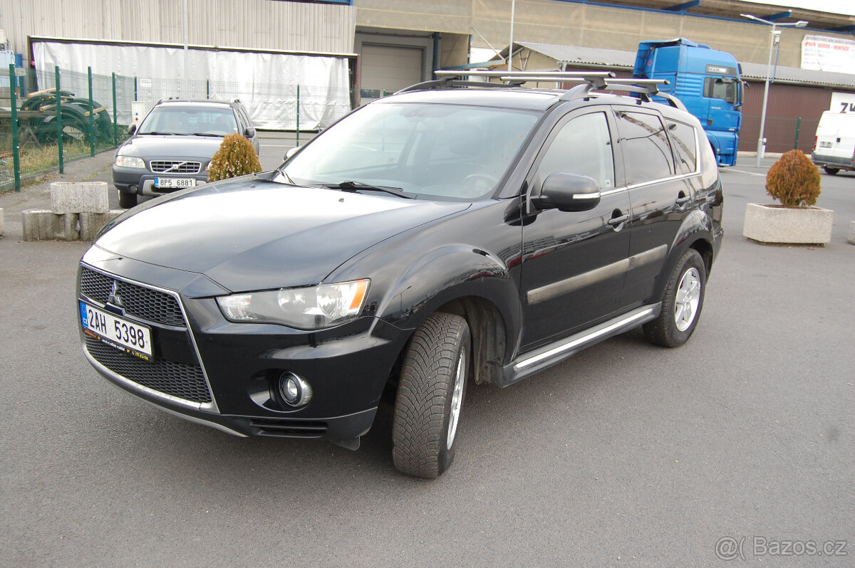 Mitsubishi Outlander - 7