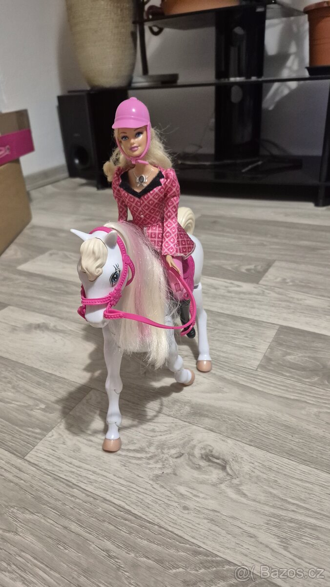 Barbie a chodící kůň - 7