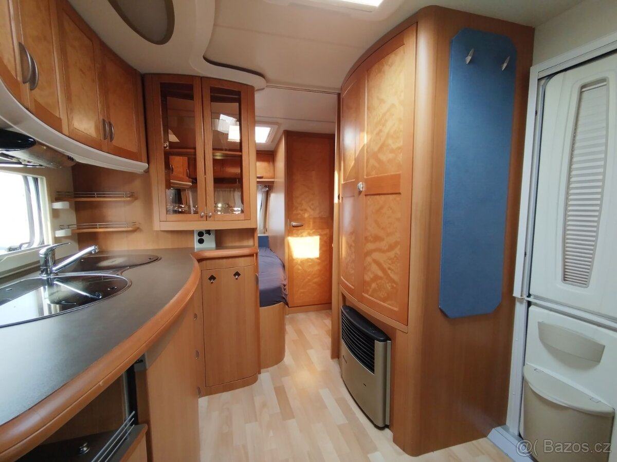 HOBBY 495 UFe č.703. Pro 4. Fr. postel. Sprcha. Rok 2007. - 7