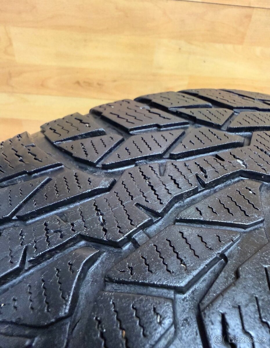 Zimní pneu 215/65/16 - 7