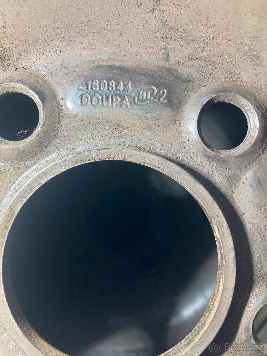 205/60/16 Letni na diskách Ford 5x108 - 7