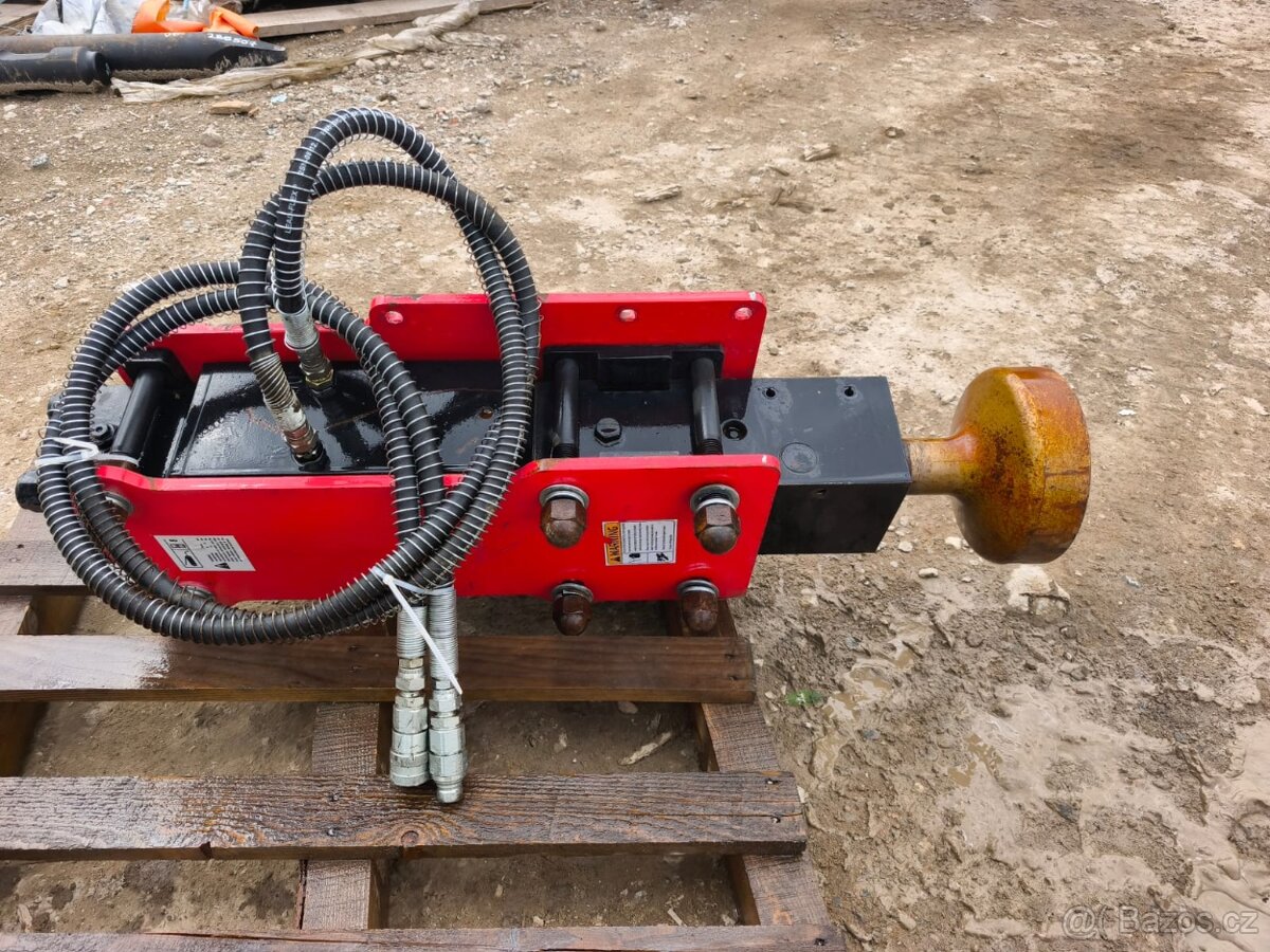 Hydraulický zatloukač kůlů pro bagr - 7