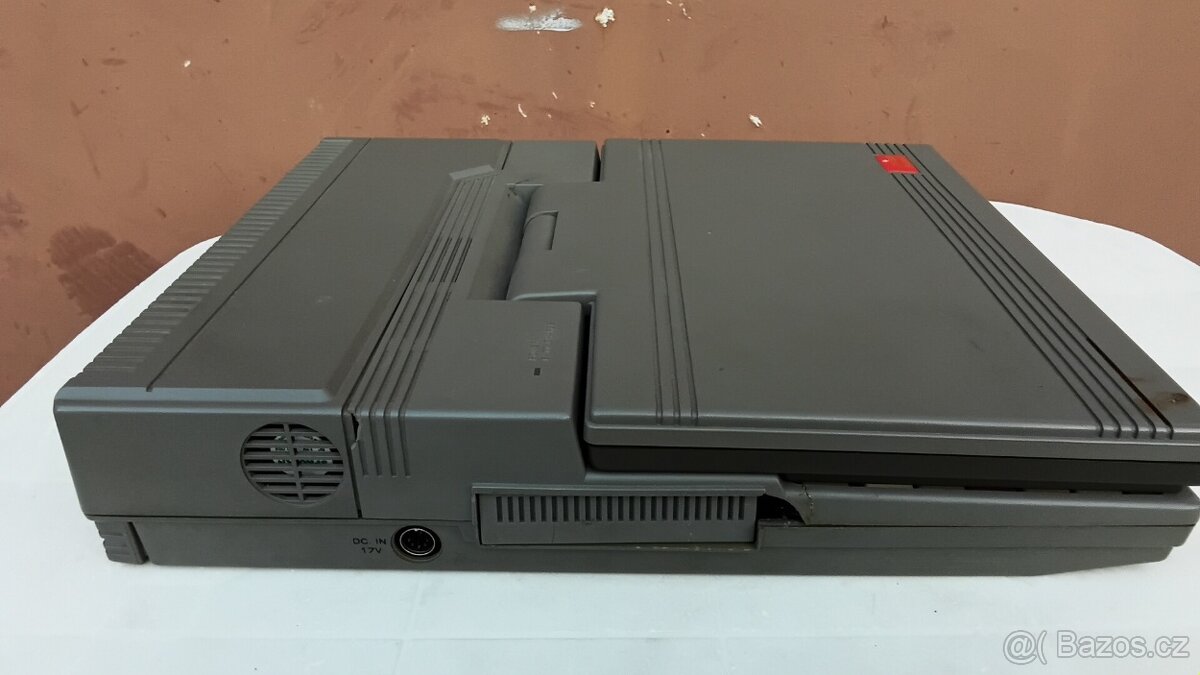 Retro laptop . - 7