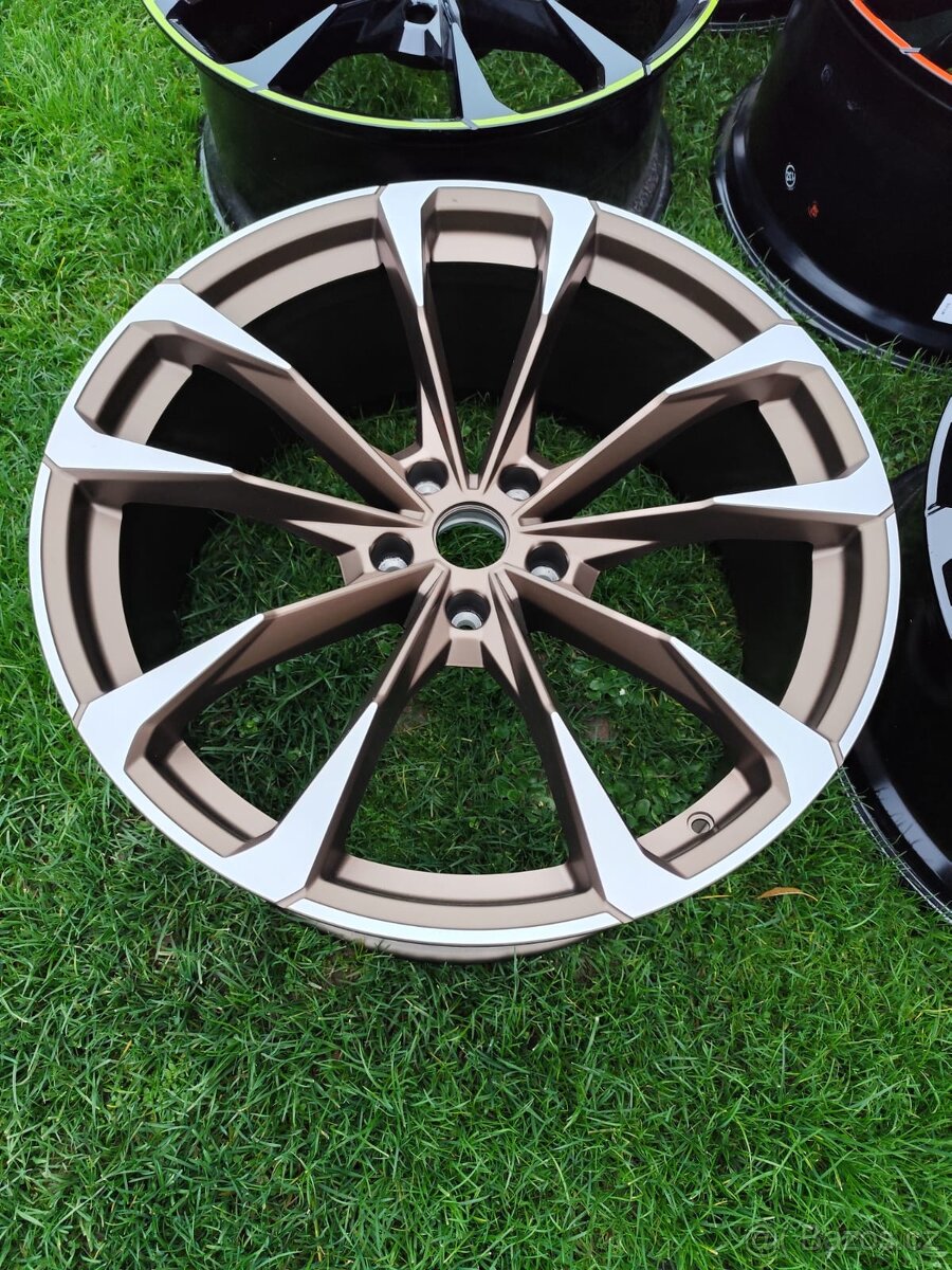 LAMBORGHINI URUS 23" DISKY - 7
