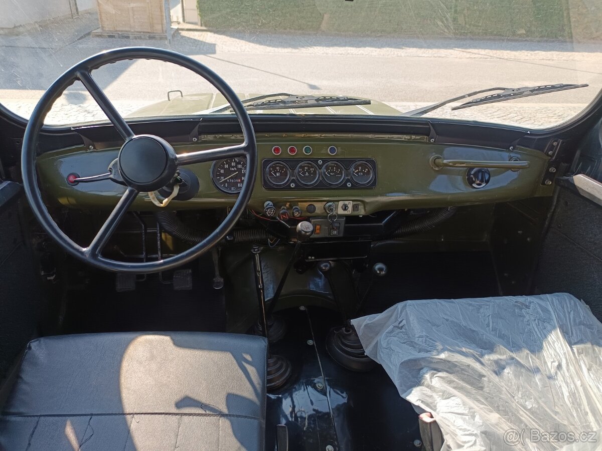 UAZ 31512 s TP a SPZ model 2007, 7 míst - 7