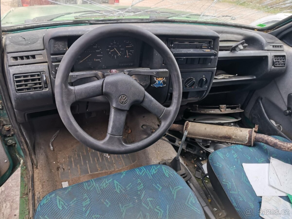 Volkswagen Polo II 1.3i 40kW coupe rok 1992 - 7