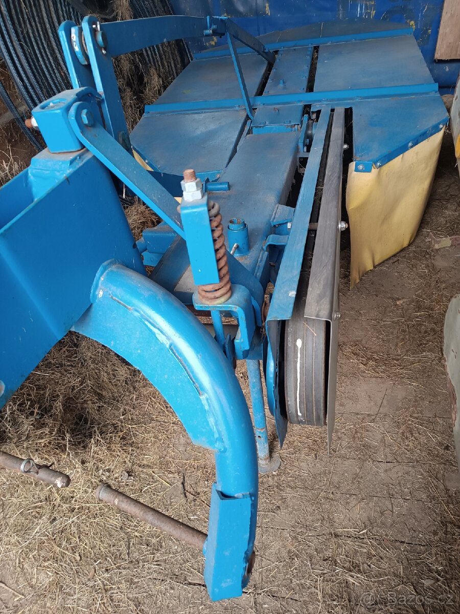 Prodám traktor s příslušenstvím - 7