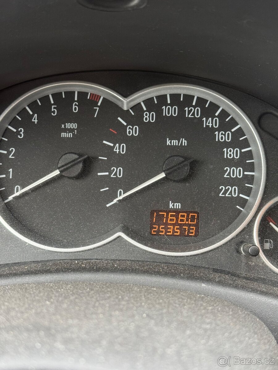 Opel corsa C 1,2 - 7