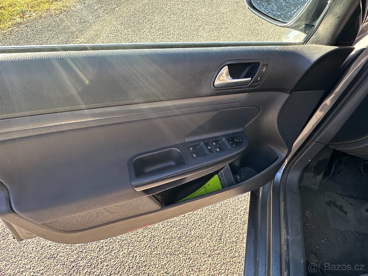 Volkswagen Golf V 1.9 TDI Variant - 7