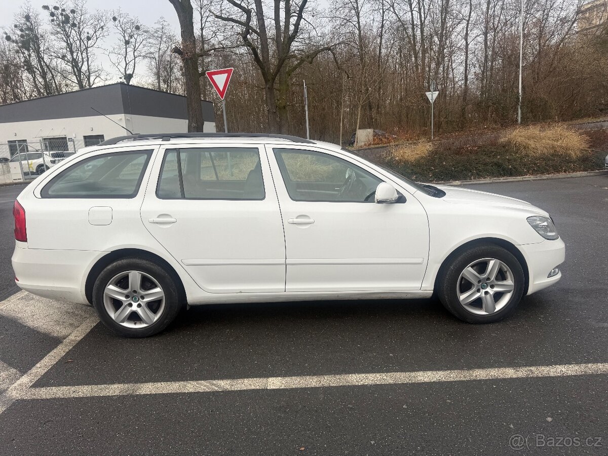 Škoda Octavia 2,0 TDI AUTOMAT KŮŽE TAŽNÉ ZIMNÍ I LETNÍ KOLA - 7