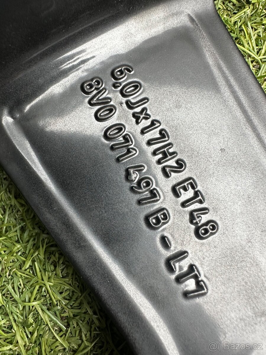 AUDI A3 - NOVÁ ORIGINÁLNÍ SADA DISKů 17 - 7