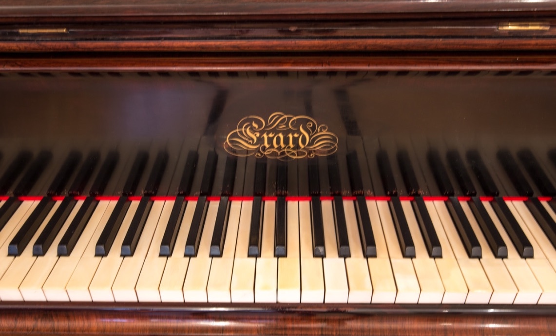 Historický klavír Erard rok výroby 1875 - 7