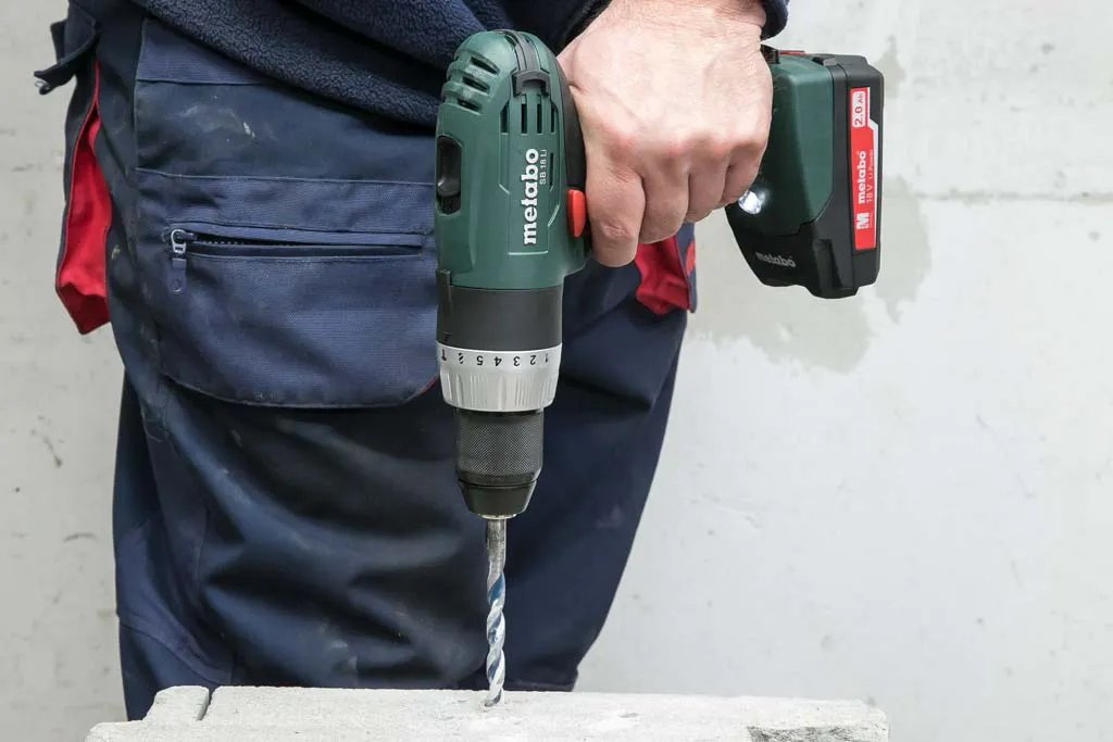 Profi AKU šroubovák / vrtačka (+ příklep) Metabo SB 18 Li - 7