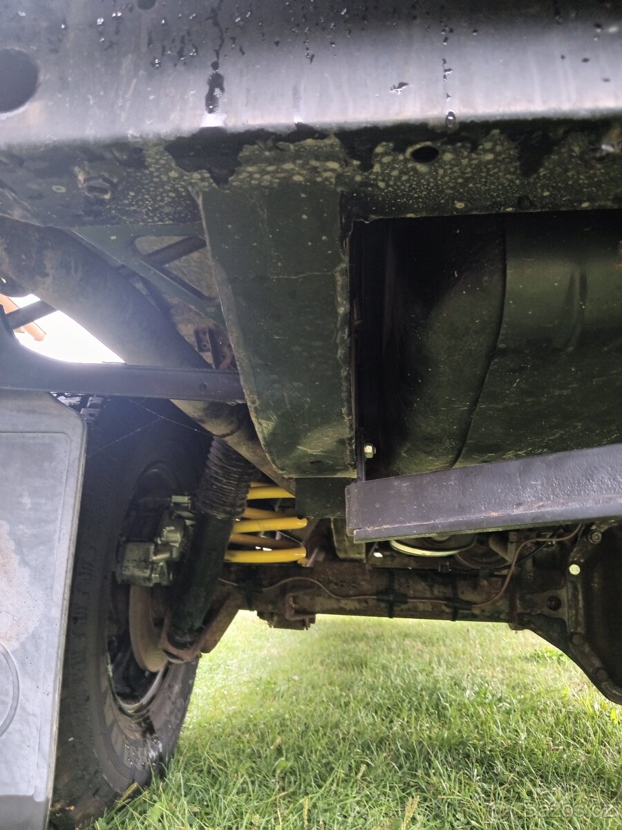 Land Rover Defender 300 TDI 110. Sleva - 7