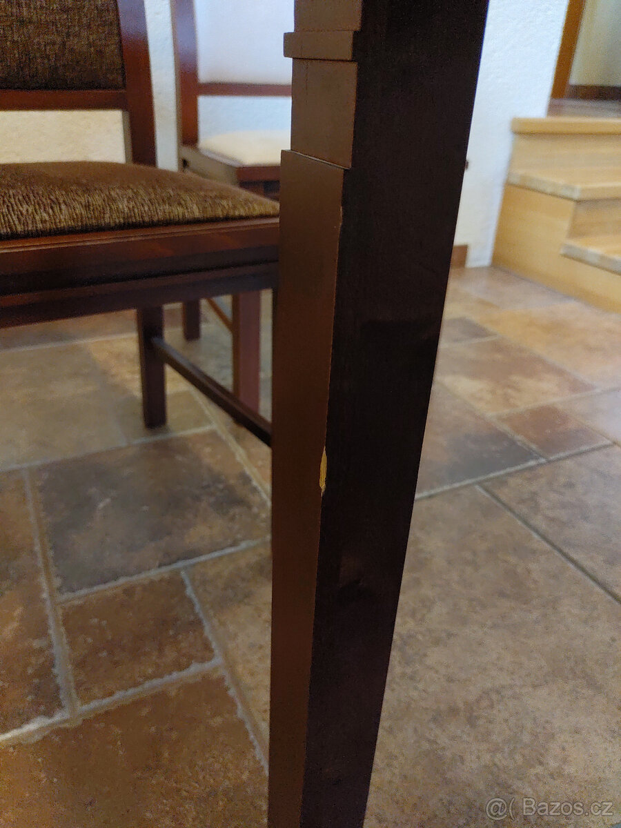 Jídelní stůl + 8 židlí - 7