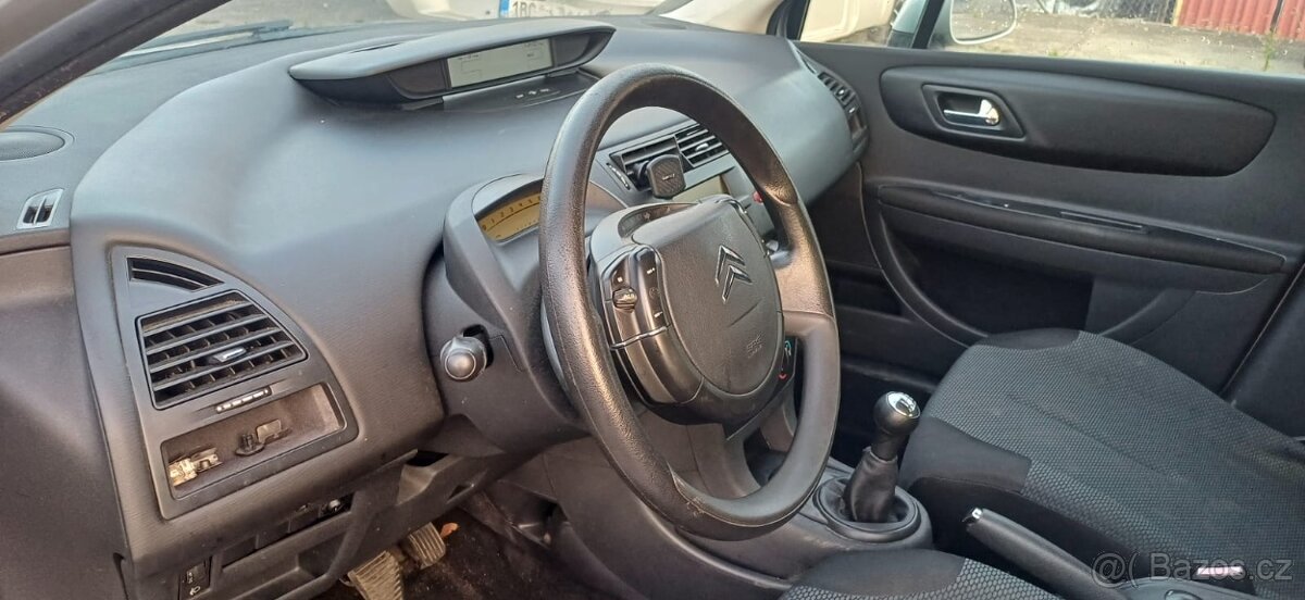 Citroen C4 1.4 i klimatizace - 7