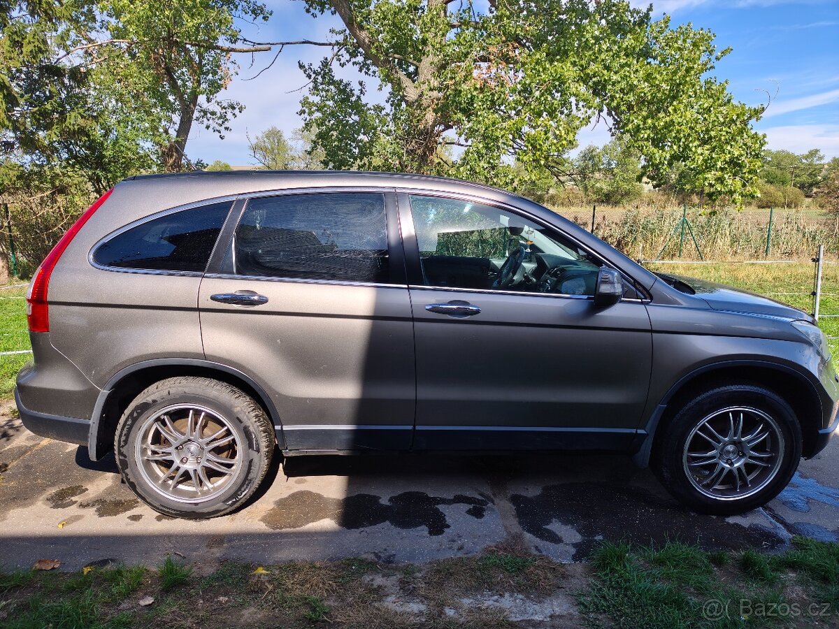 Prodám Hondu CRV 2,2 TDI 2006 - 7
