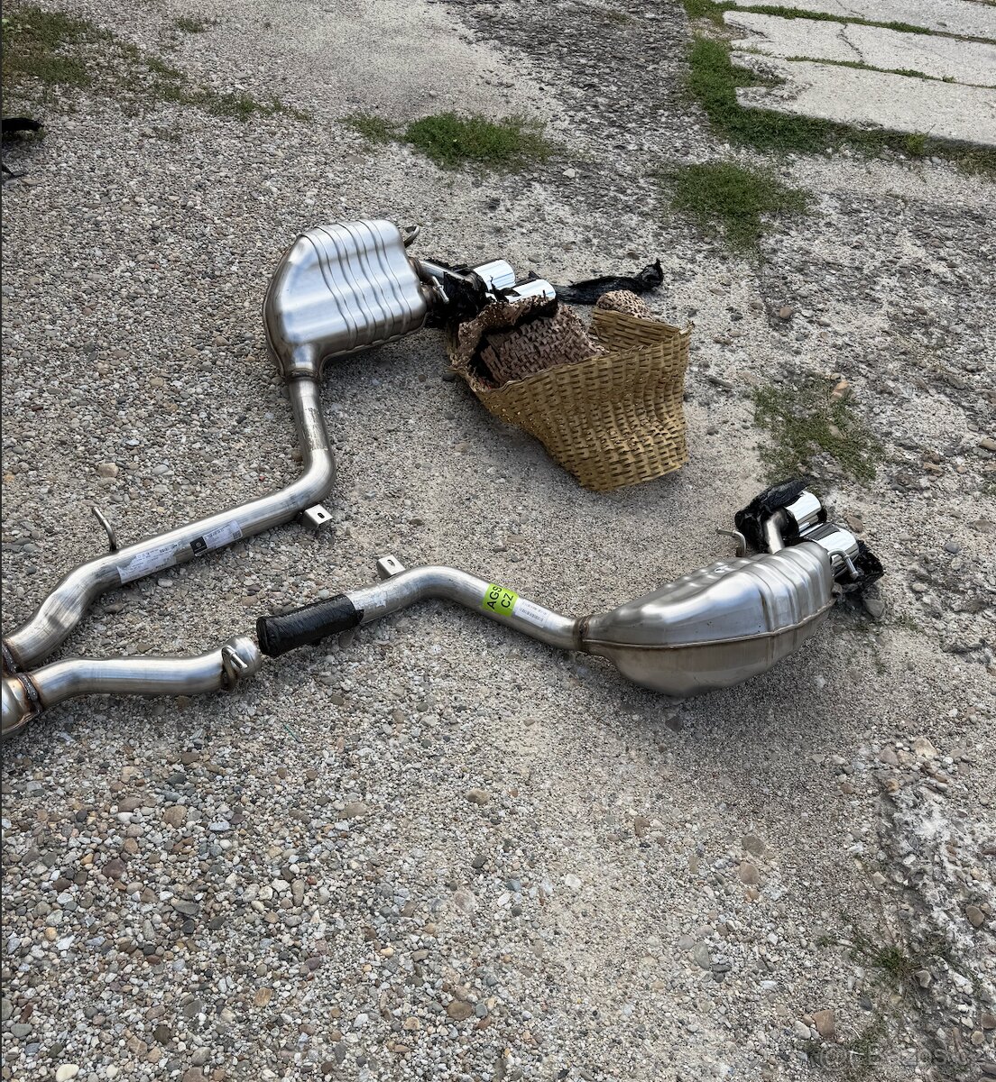 C63 Amg w204 nove original Mercedes vyfuky komplet - 7