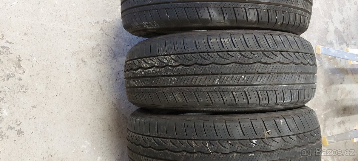 Pneu celoroční Dunlop 185/60/15 - 7