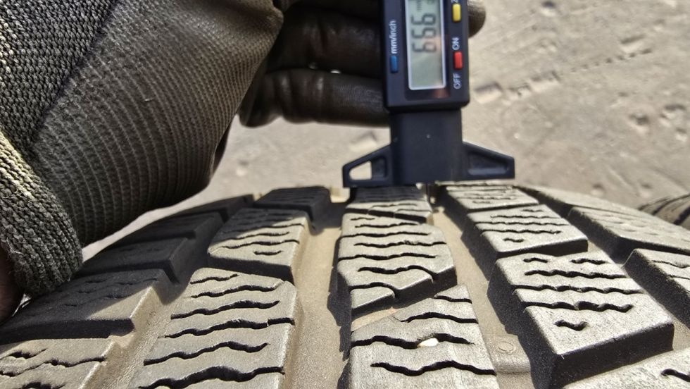 Zimní pneu 215/60/16 Continental - 7