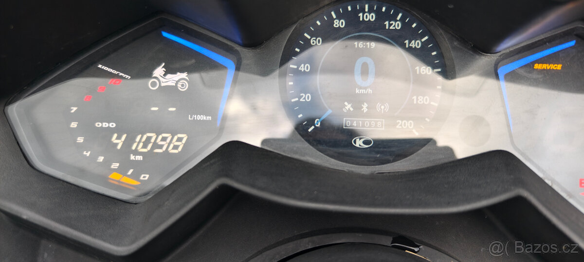 Kymco AK-550 touring maxiskútr - 7