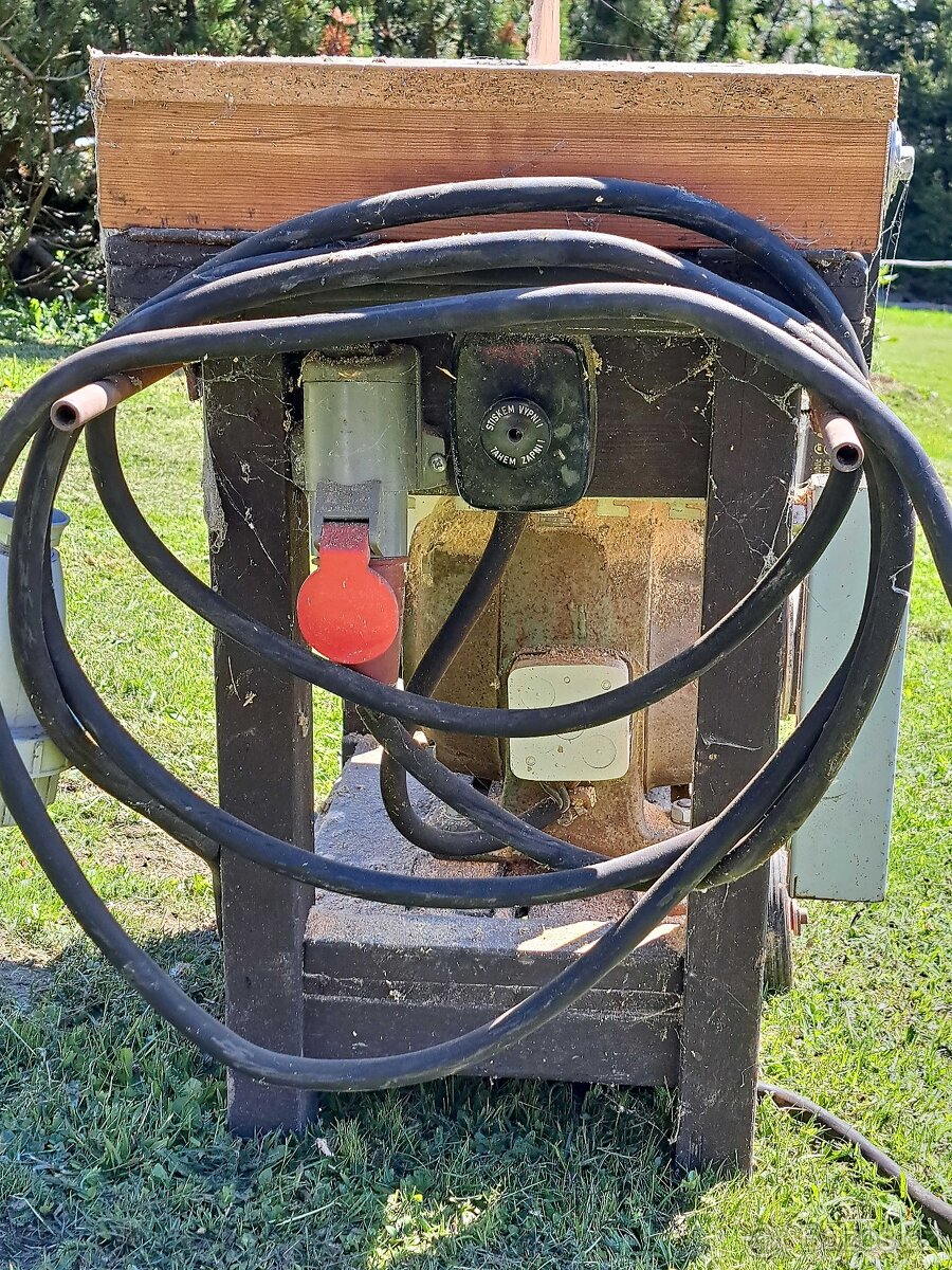 Prodám funkční elektrický motor MEZ Mohelnice - 7