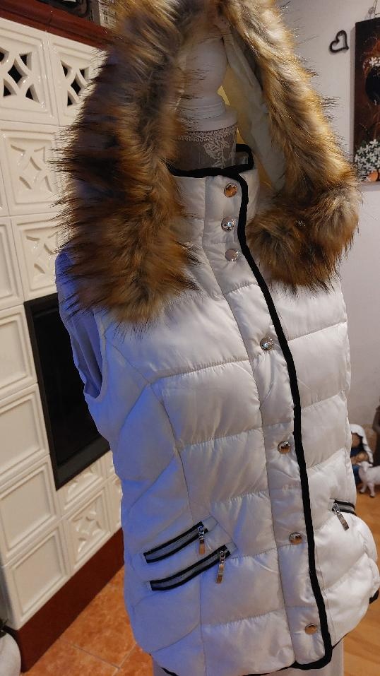 Prošívaná lehounká vesta s kapucí - 7