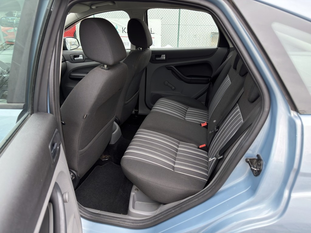 Ford Focus, 1.6i 85 kW klima - 7