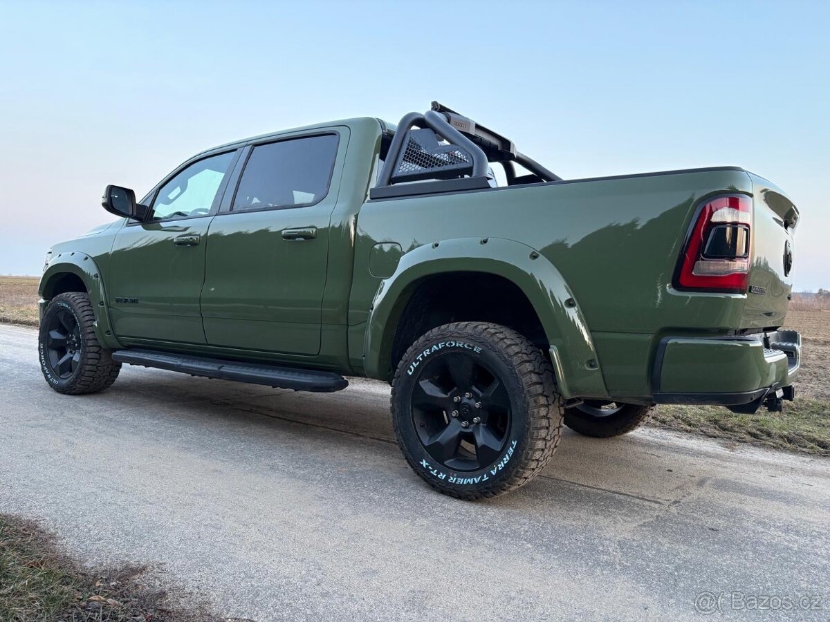 Dodge Ram 1500 motor 5.7 HEMI rok 2022 - 7