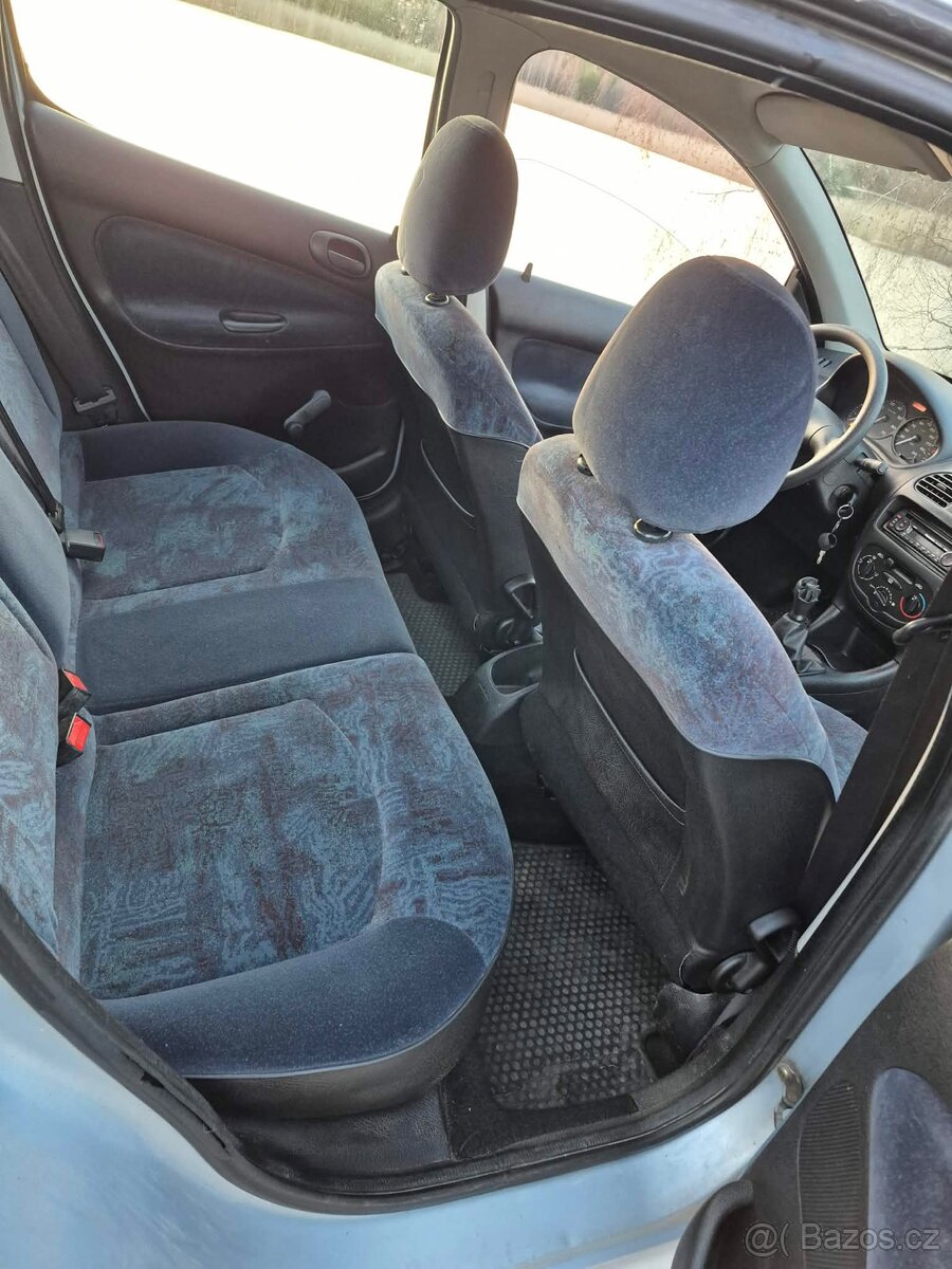 Peugeot 206 - 7